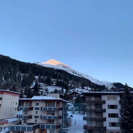 WEF 2026 Ferienwohnung, 1min von Kongresshaus, geeignet für 2 Personen Apartamento *