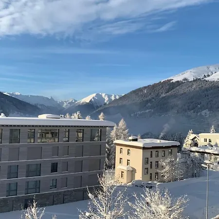 WEF 2026 Ferienwohnung, 1min von Kongresshaus, geeignet für 2 Personen