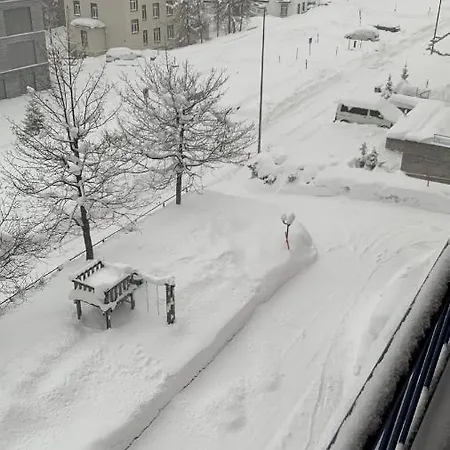 WEF 2026 Ferienwohnung, 1min von Kongresshaus, geeignet für 2 Personen *