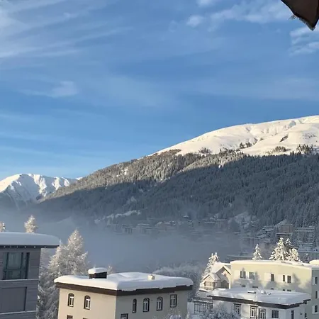 WEF 2026 Ferienwohnung, 1min von Kongresshaus, geeignet für 2 Personen Apartamento *