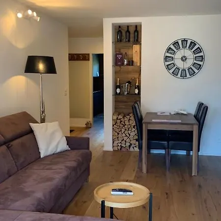 WEF 2026 Ferienwohnung, 1min von Kongresshaus, geeignet für 2 Personen Apartamento *