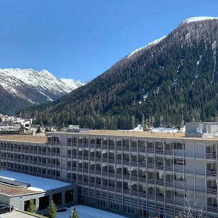 Apartamento WEF 2026 Ferienwohnung, 1min von Kongresshaus, geeignet für 2 Personen *