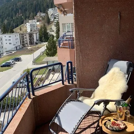 WEF 2026 Ferienwohnung, 1min von Kongresshaus, geeignet für 2 Personen