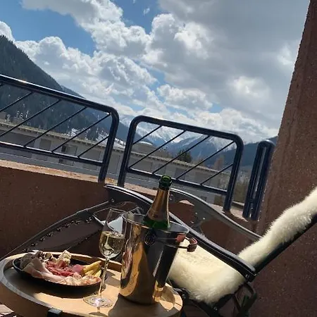 Apartamento WEF 2026 Ferienwohnung, 1min von Kongresshaus, geeignet für 2 Personen