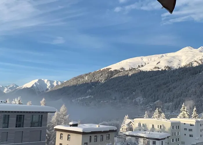 Wef 2027 Ferienwohnung, 3 Minuten Fussweg Zum Kongresshaus, Geeignet Fuer 2 Personen Апартаменты *