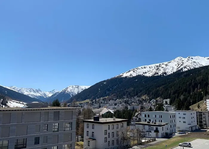 Wef 2027 Ferienwohnung, 3 Minuten Fussweg Zum Kongresshaus, Geeignet Fuer 2 Personen Апартаменты *