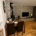 Wef 2027 Ferienwohnung, 3 Minuten Fussweg Zum Kongresshaus, Geeignet Fuer 2 Personen Davos