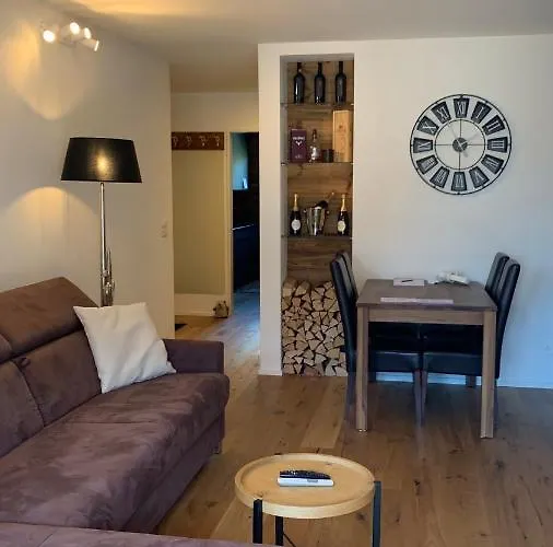Wef 2026 Ferienwohnung, 1min Von Kongresshaus, Geeignet Für 2 Personen Apartment *