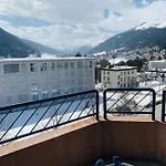 Wef 2027 Ferienwohnung, 3 Minuten Fussweg Zum Kongresshaus, Geeignet Fuer 2 Personen *
